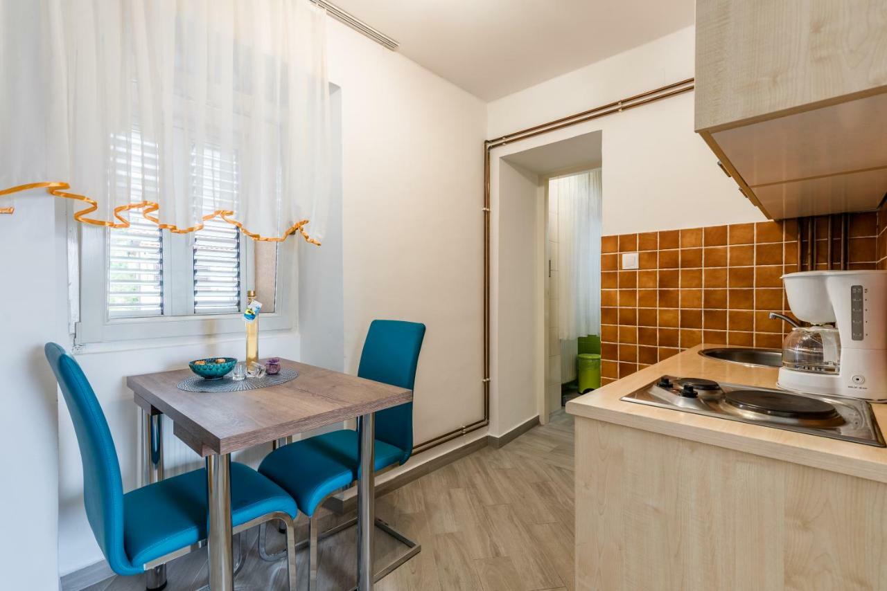 Apartments Vila Dk Malinska Esterno foto