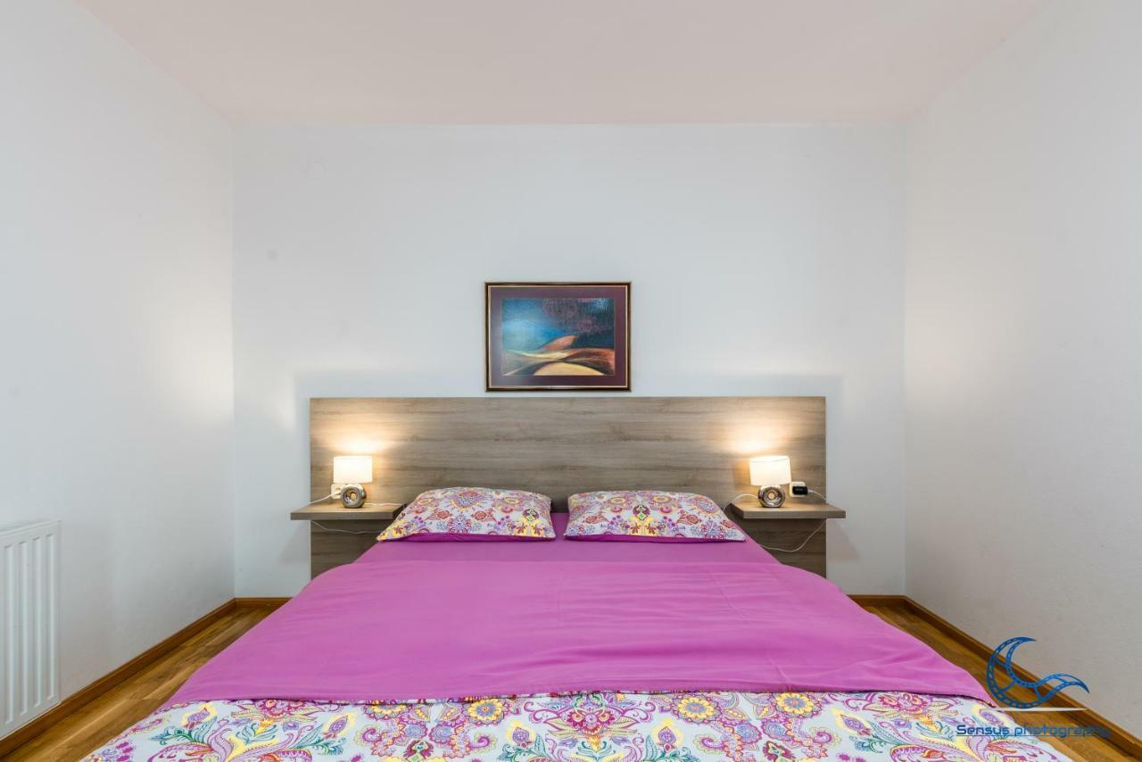 Apartments Vila Dk Malinska Esterno foto